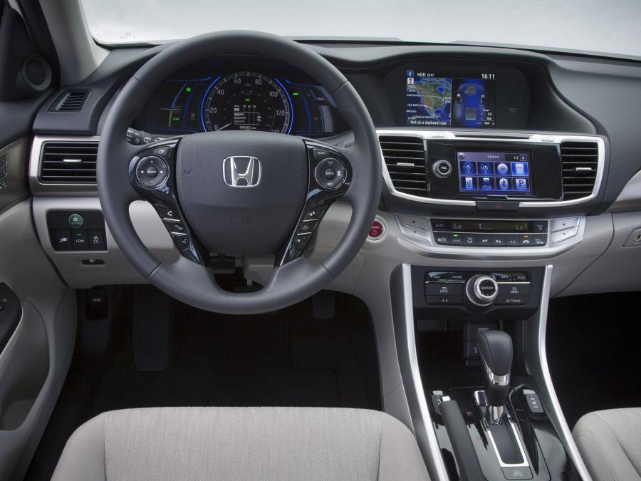  Honda Accord PHEV 2013 года  (фото 2 из 28)